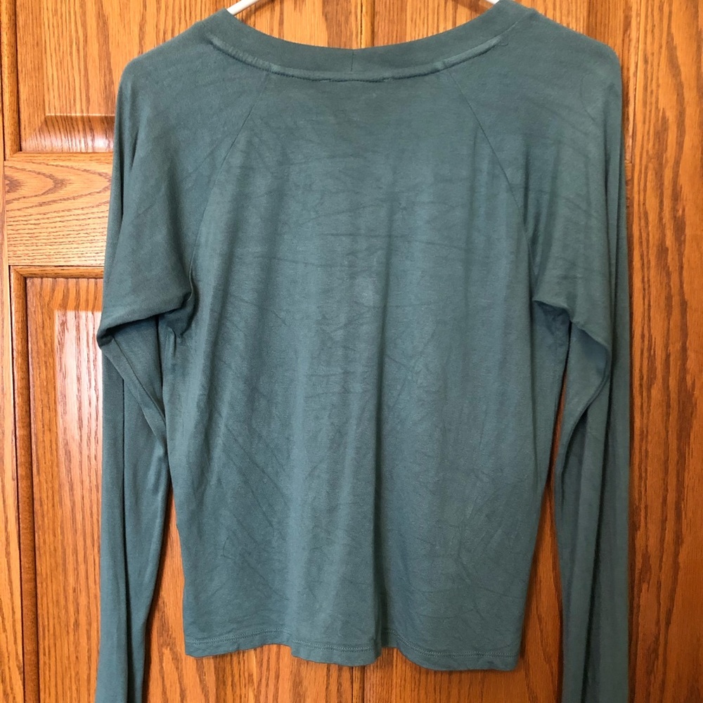Button down v-neck blouse - Picture 2 of 4
